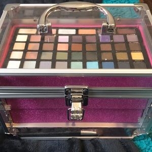 Makeup kit